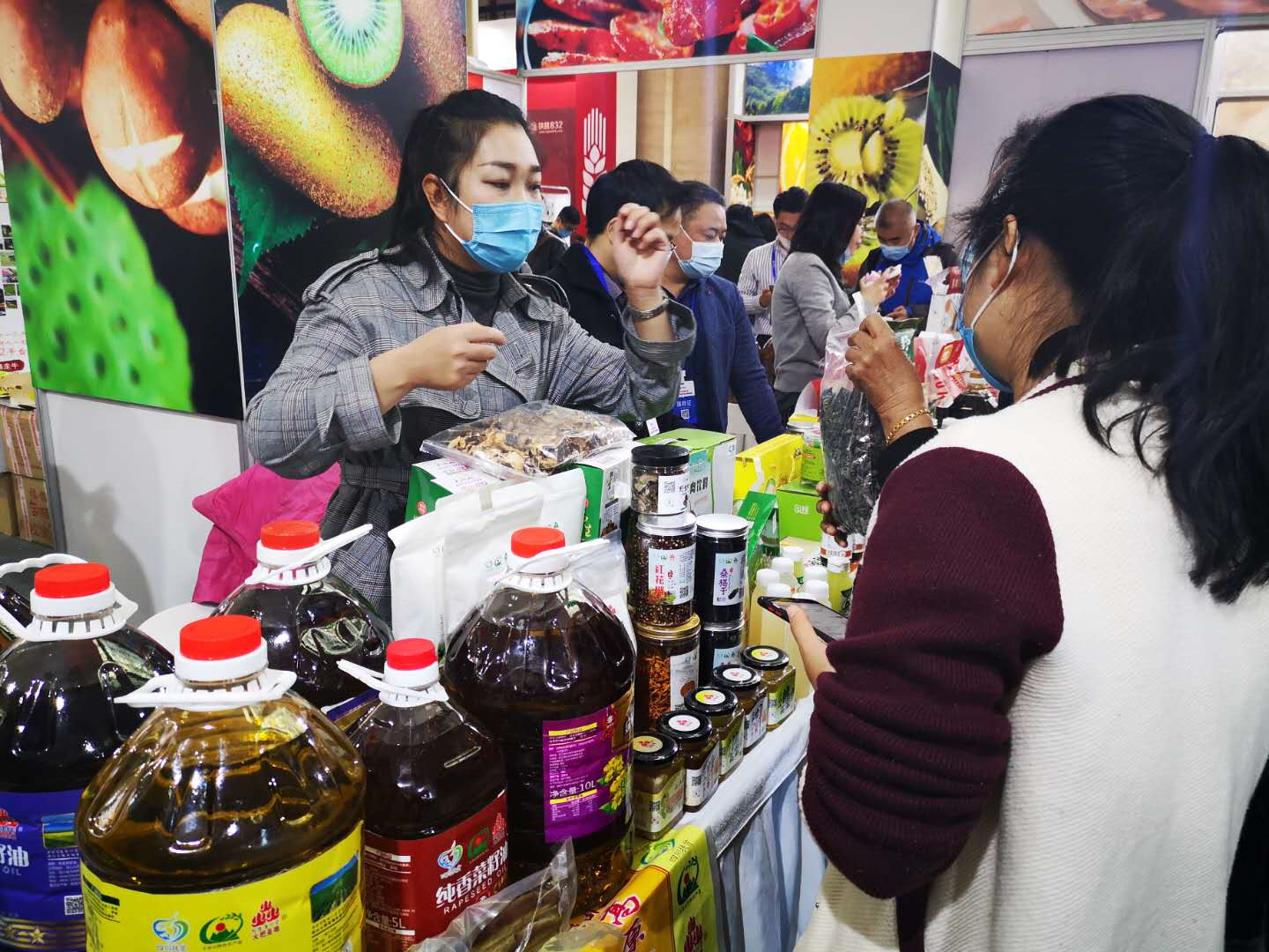 1.2萬款產品集中亮相 消費扶貧讓農副產品走出深山-中國商網|中國商報社2