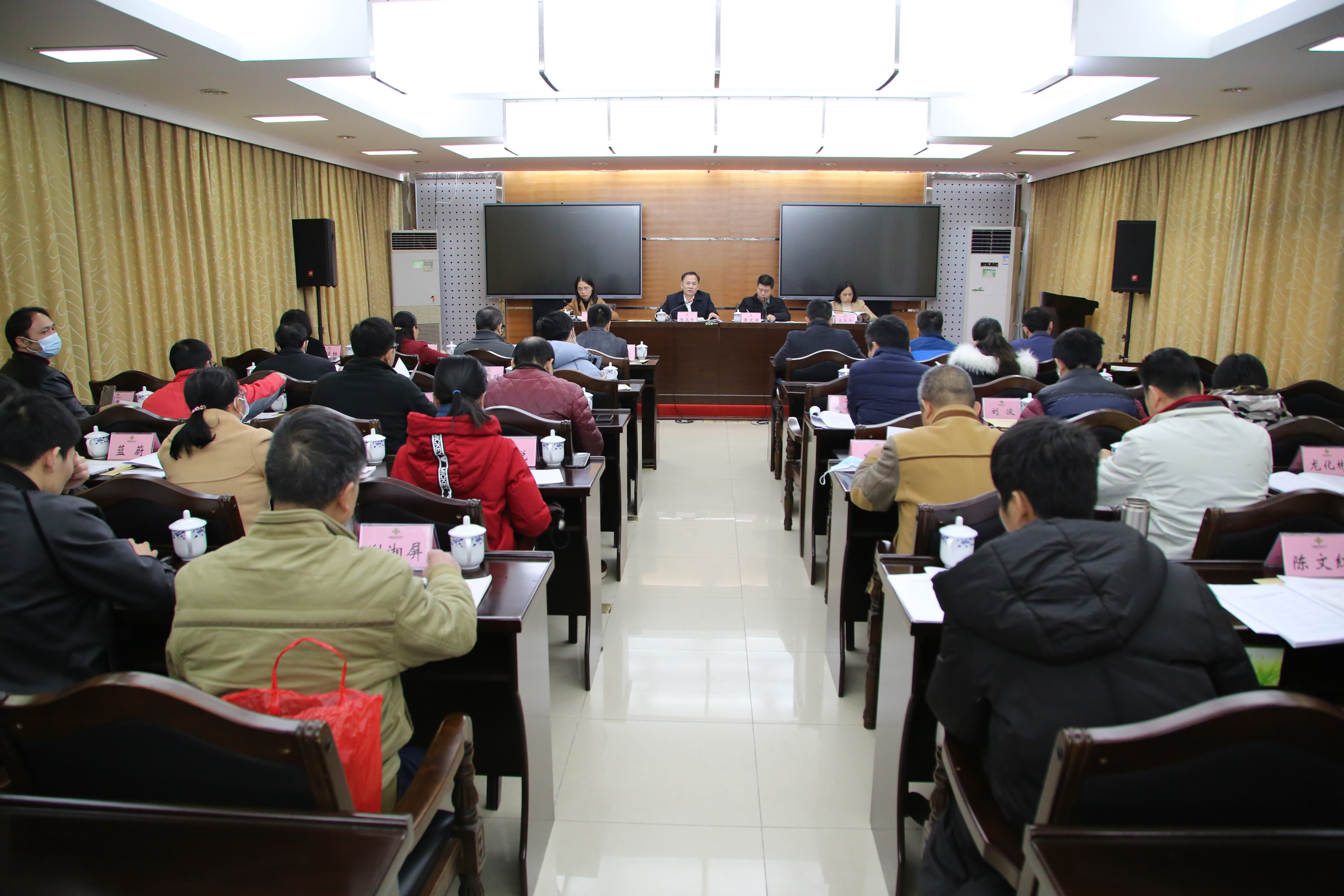 区供销社以及各市供销合作社抽调参加考核工作人员近40人参加了会议